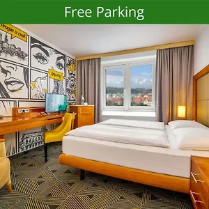 Otel Uno, Prag